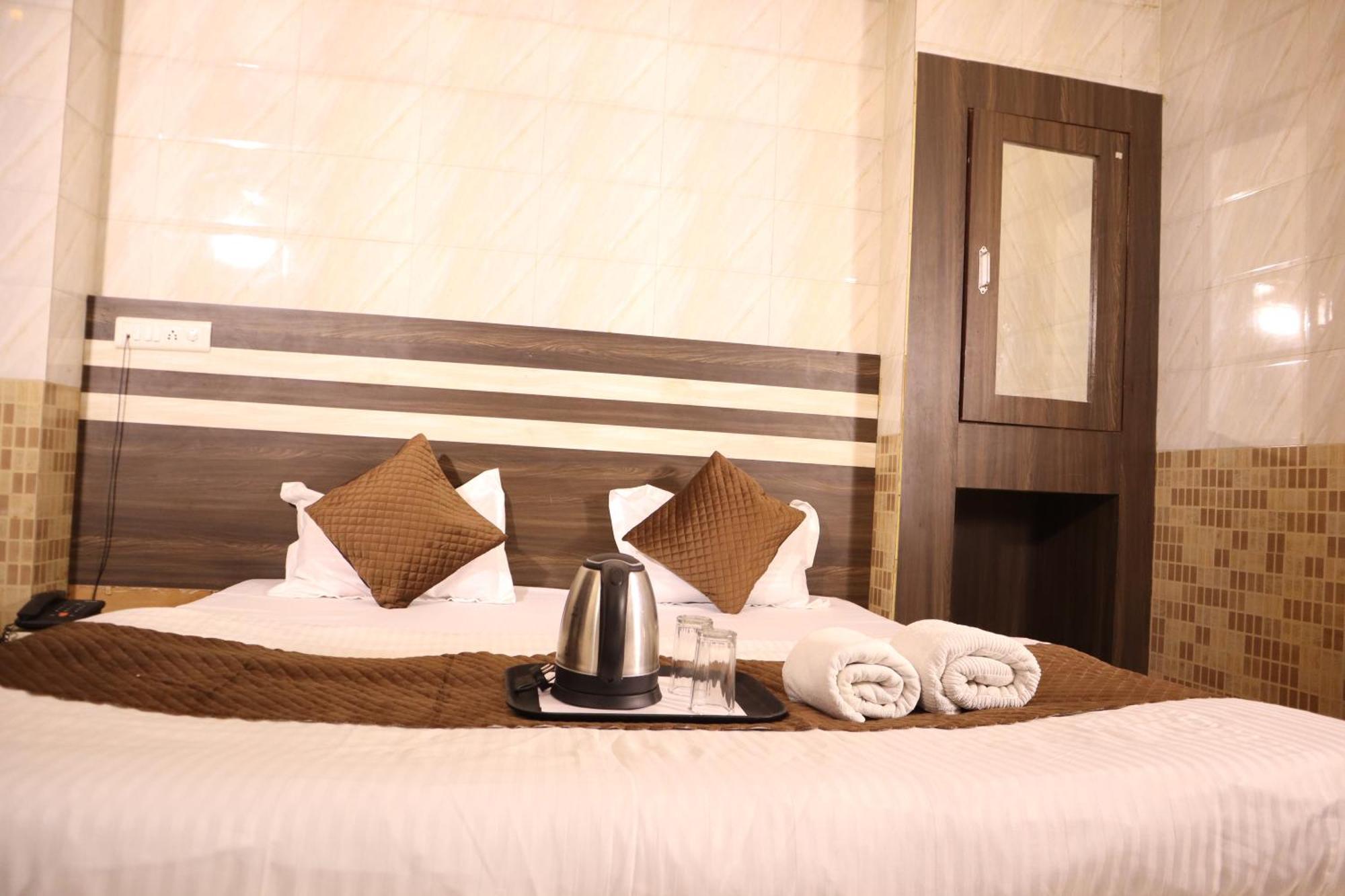 Hotel P R Palace 勒克瑙 外观 照片