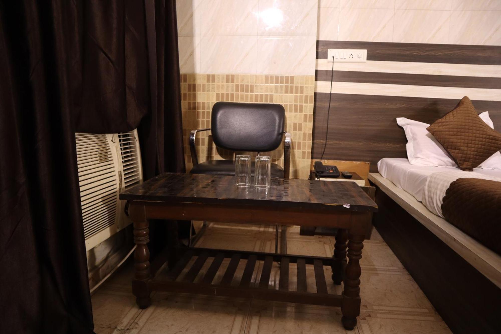 Hotel P R Palace 勒克瑙 外观 照片