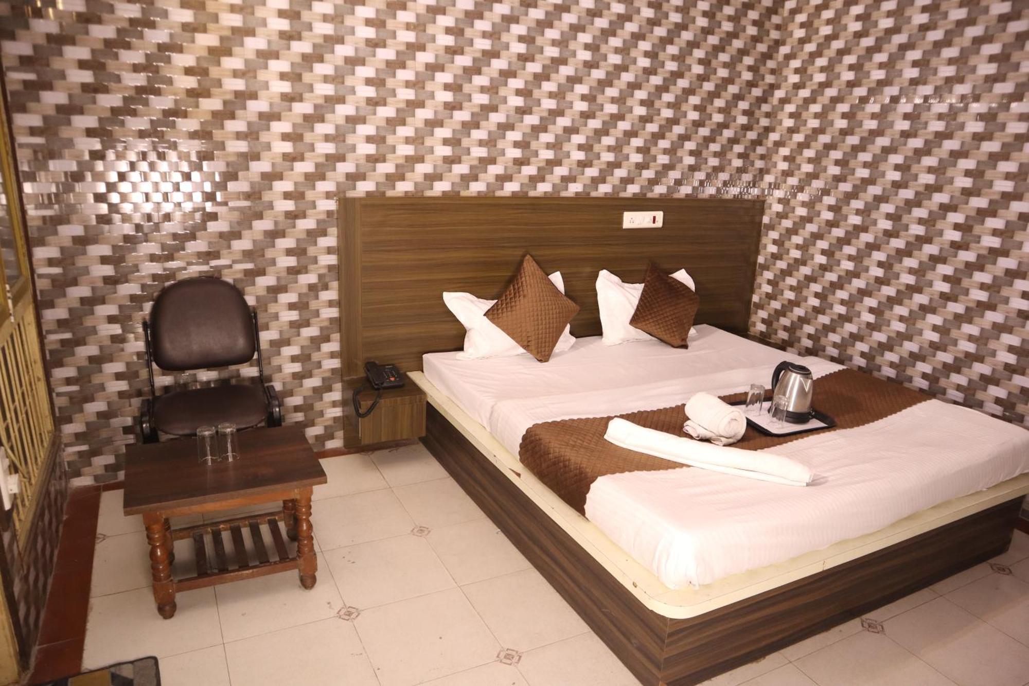 Hotel P R Palace 勒克瑙 外观 照片
