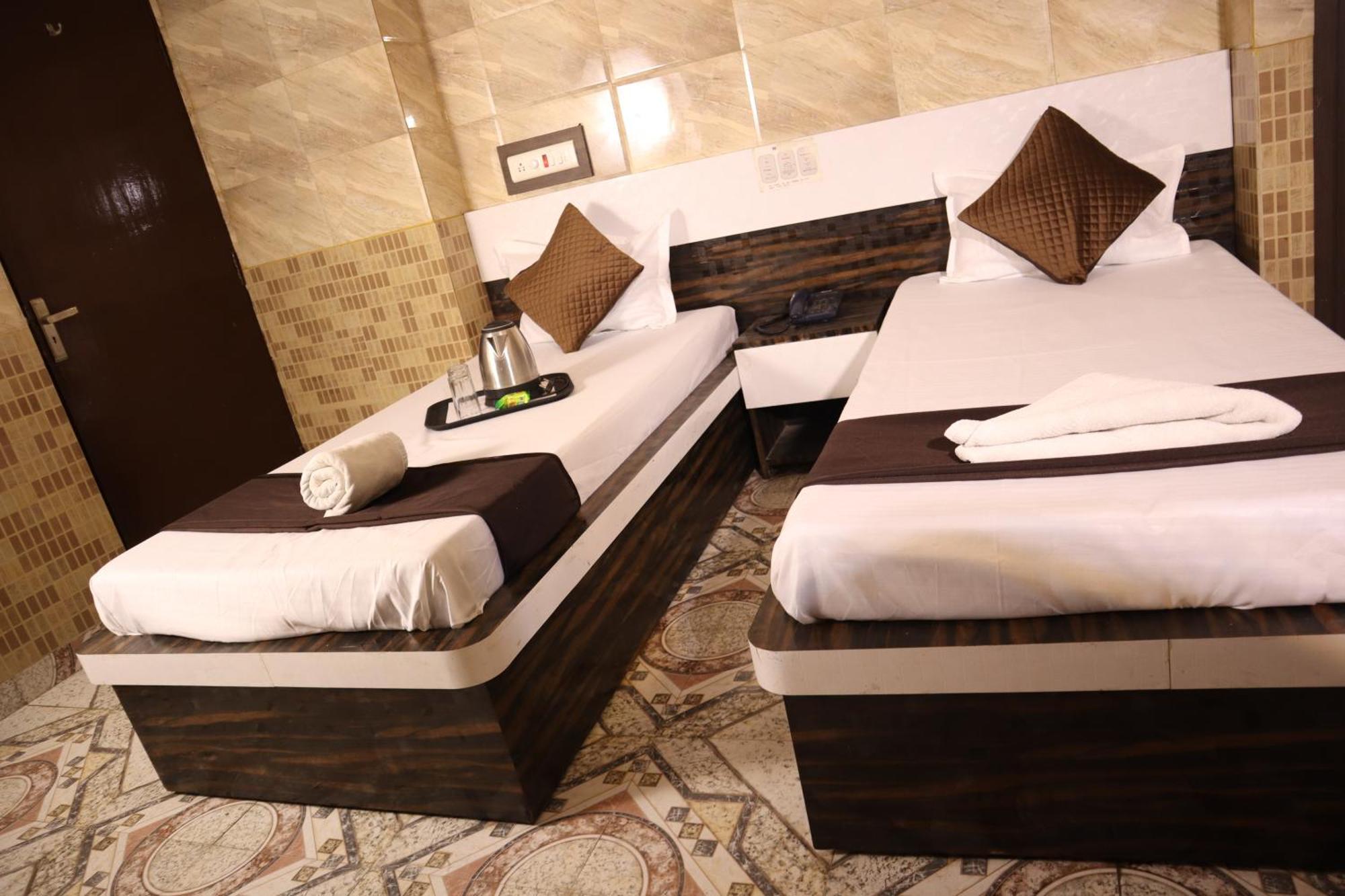 Hotel P R Palace 勒克瑙 外观 照片