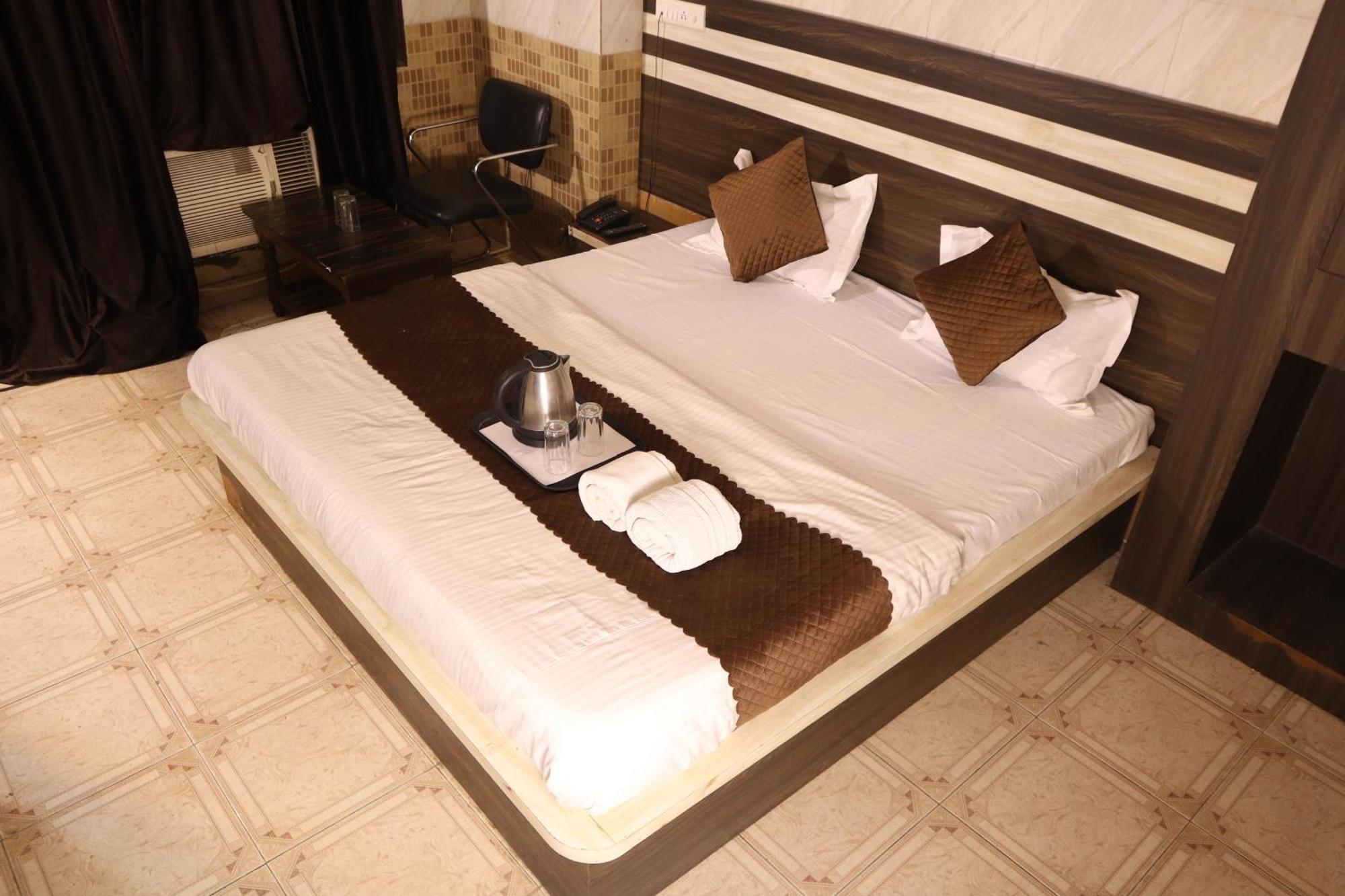 Hotel P R Palace 勒克瑙 外观 照片