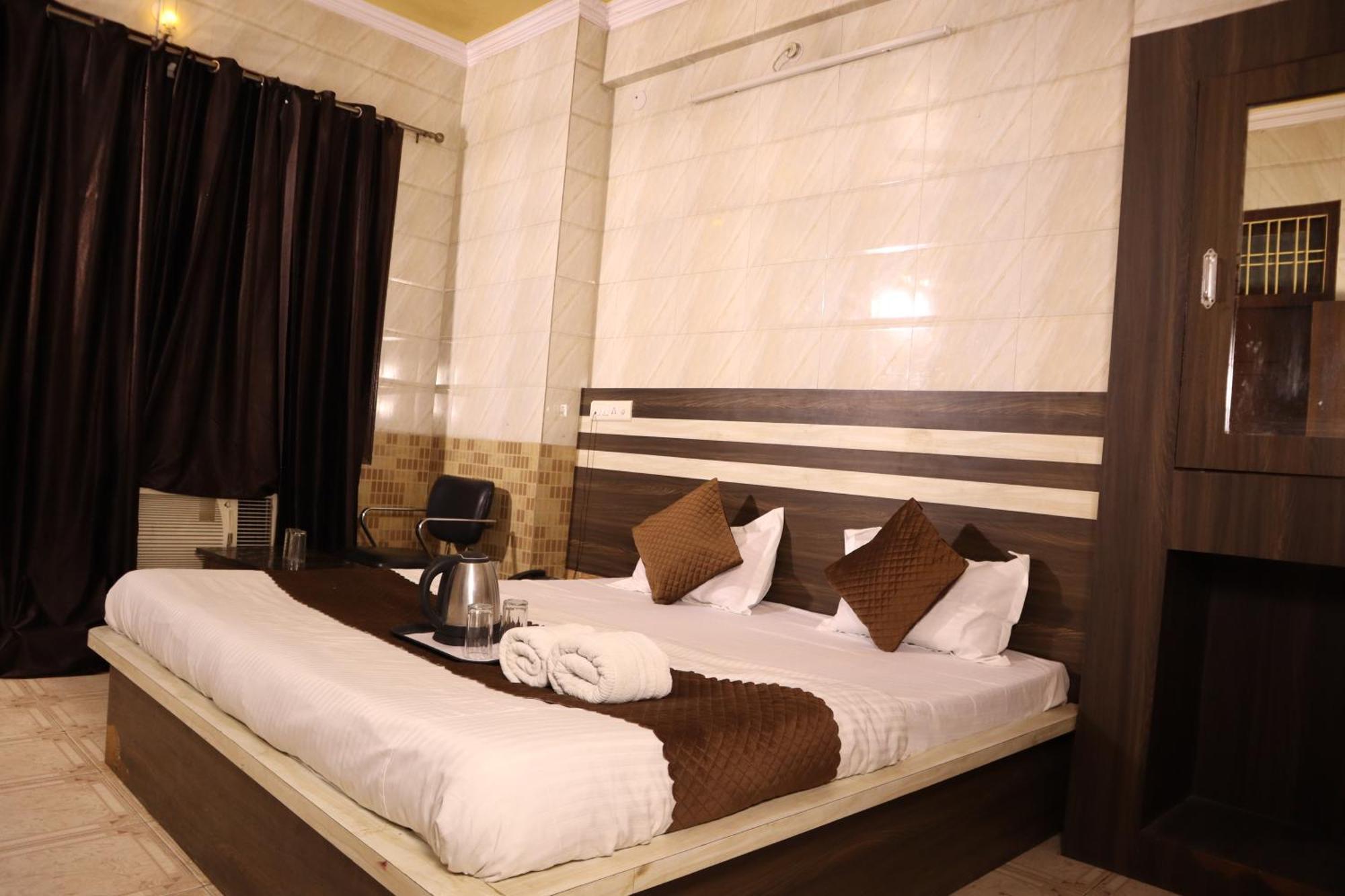 Hotel P R Palace 勒克瑙 外观 照片