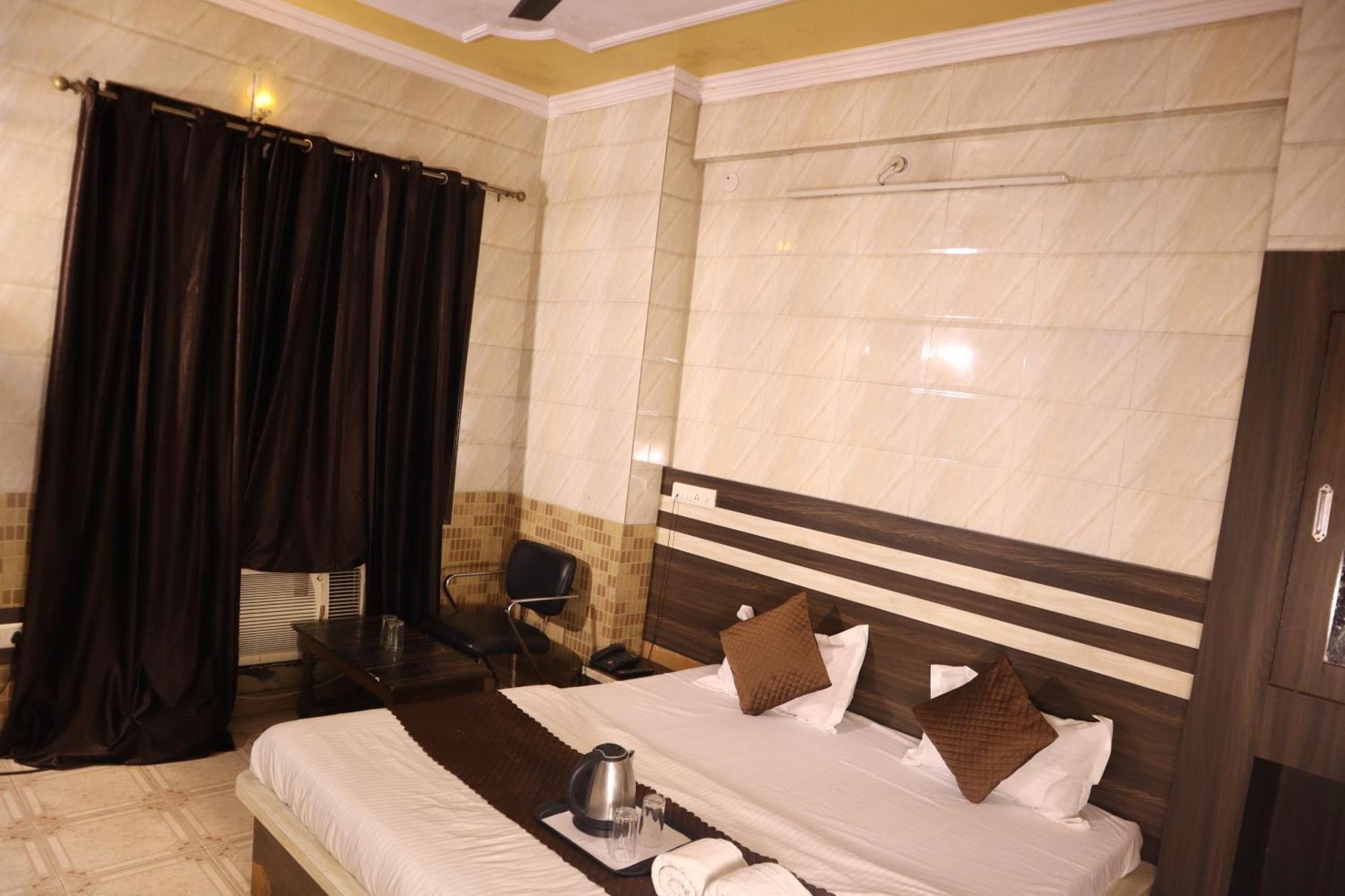 Hotel P R Palace 勒克瑙 外观 照片