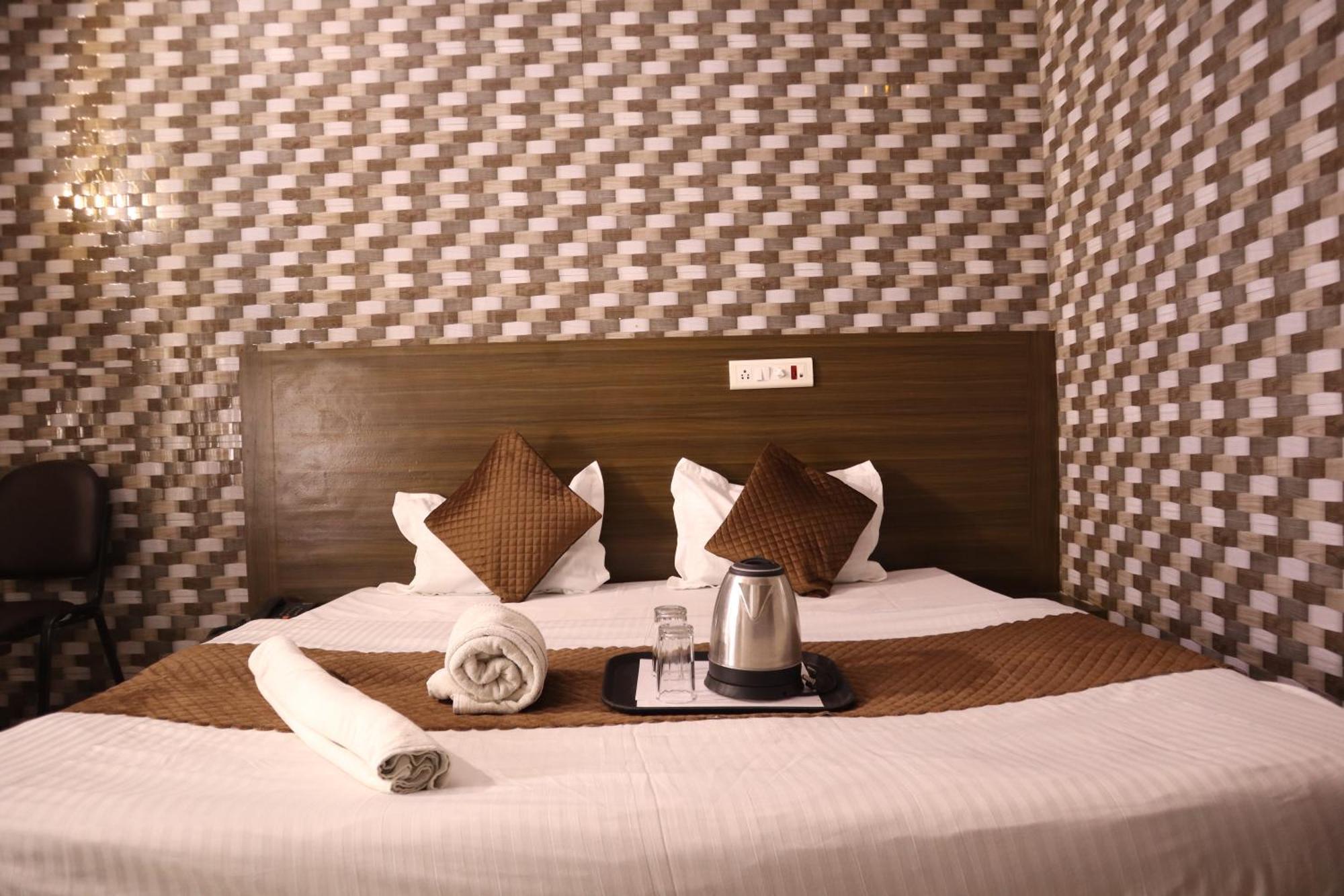 Hotel P R Palace 勒克瑙 外观 照片